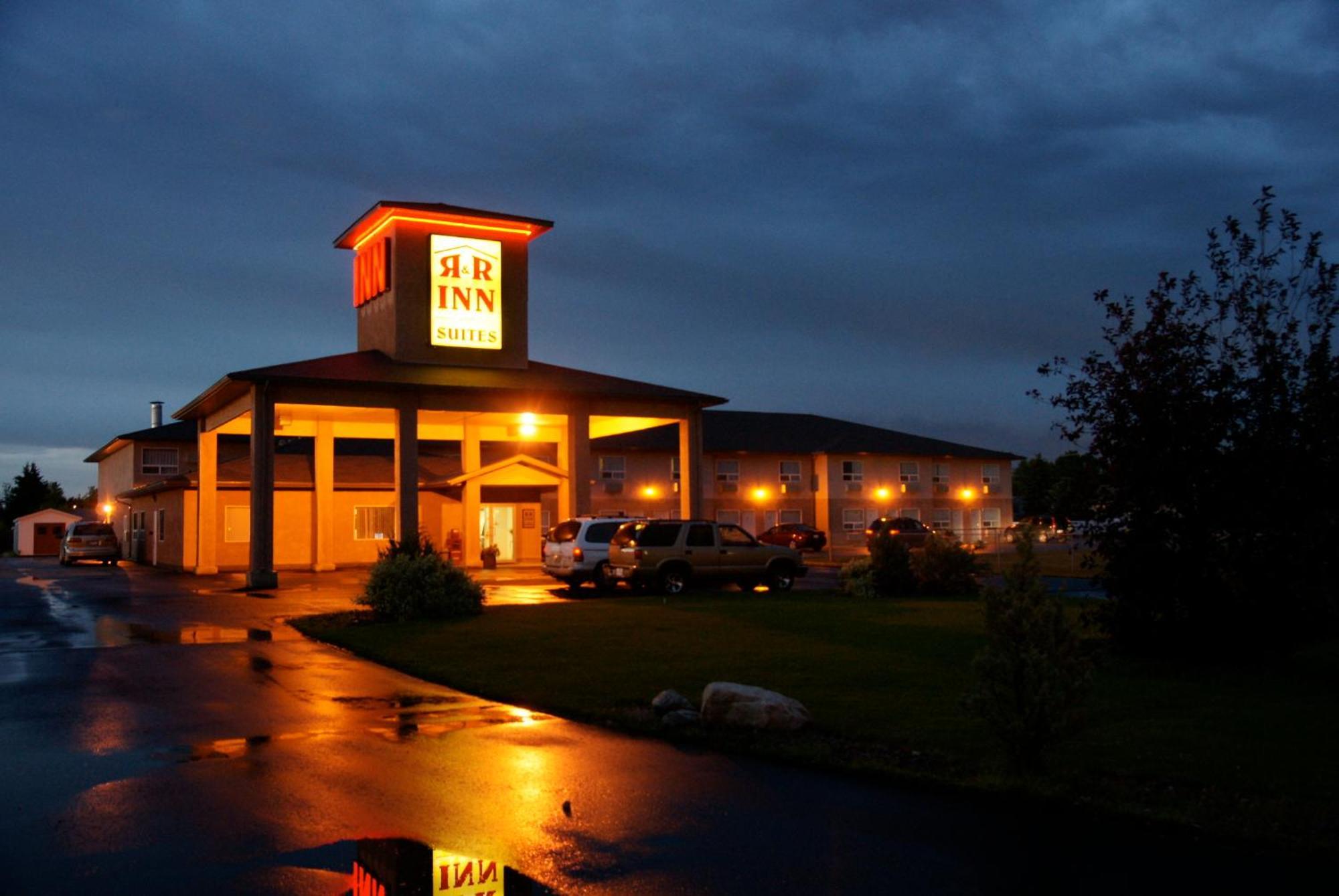 R&R Inn & Suites Camrose Exterior photo