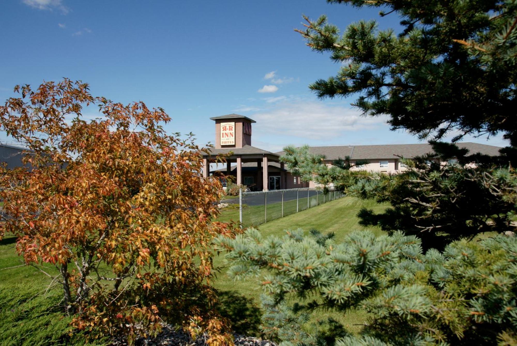 R&R Inn & Suites Camrose Exterior photo