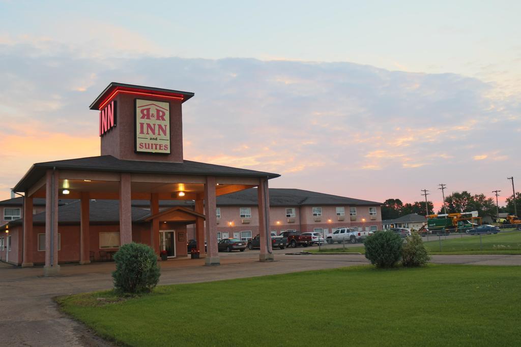 R&R Inn & Suites Camrose Exterior photo